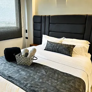 Hotel California, Itagüí